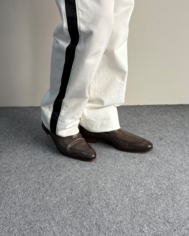 【GUCCI】leather loafers