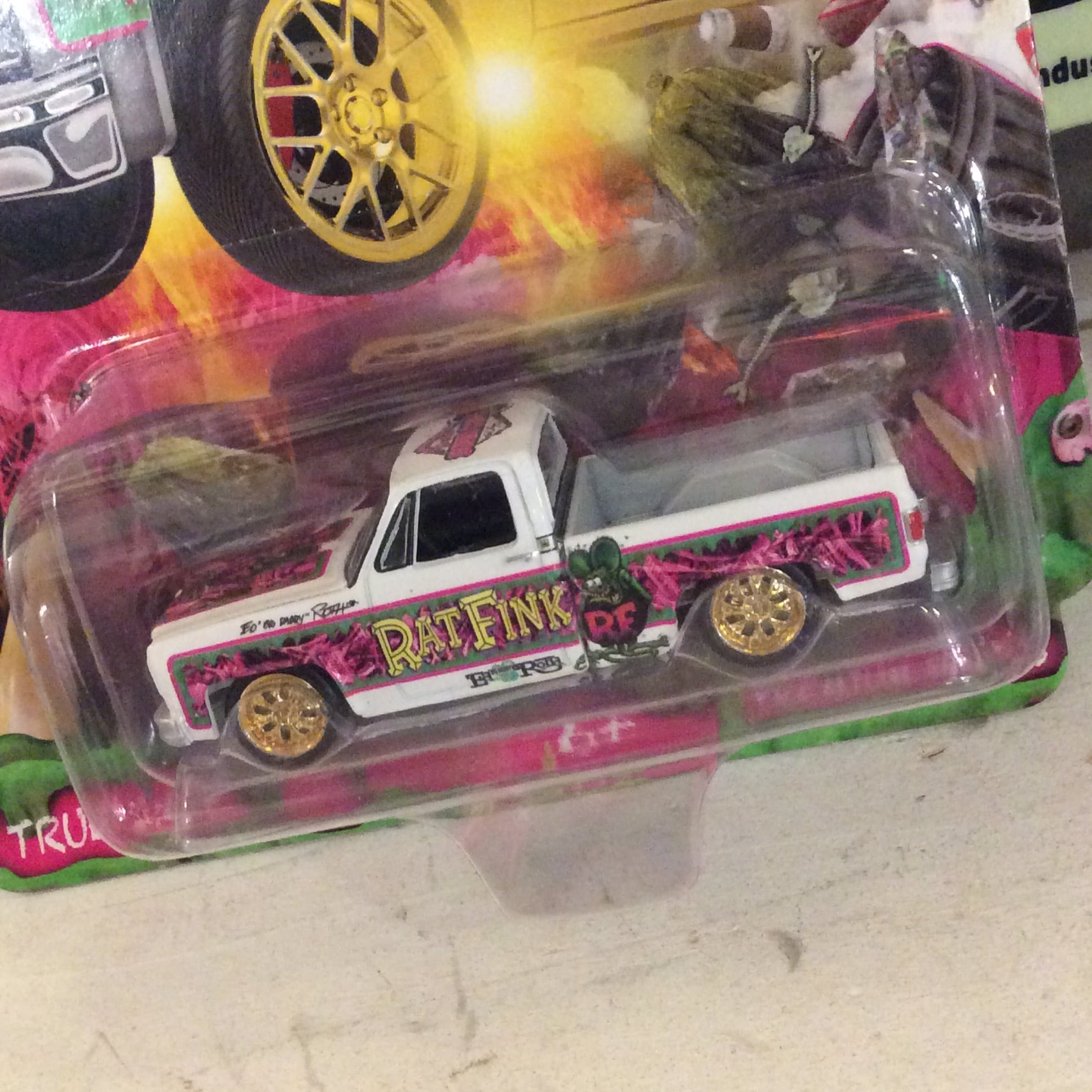 1:64 RAT FINK 1979 Chevy Silverrado C10 【ラットフィンク】ミニカー 雑貨株式会社