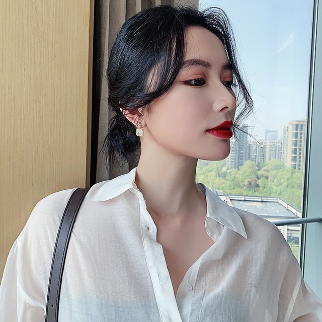 ピアス　スター　星　クリスタル　スクエア　四角ピアス