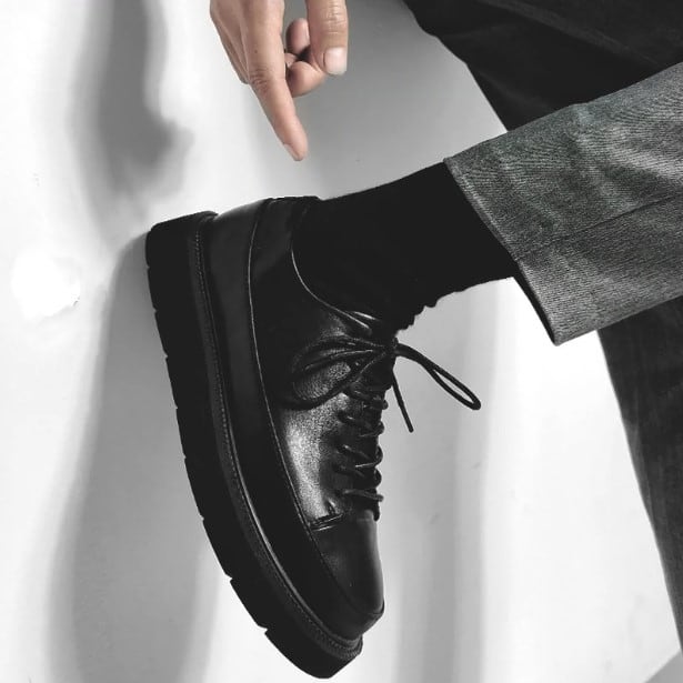 【予約販売】レザーシューズ 革靴 メンズ ローファー レースアップ 厚底 シンプル 靴 デザイン フォーマル モード ブラック 黒 クラシカル お洒落 カジュアル シック パーティー 結婚式 24cm/24.5cm/25cm/25.5cm/26cm/26.5cm/27cm