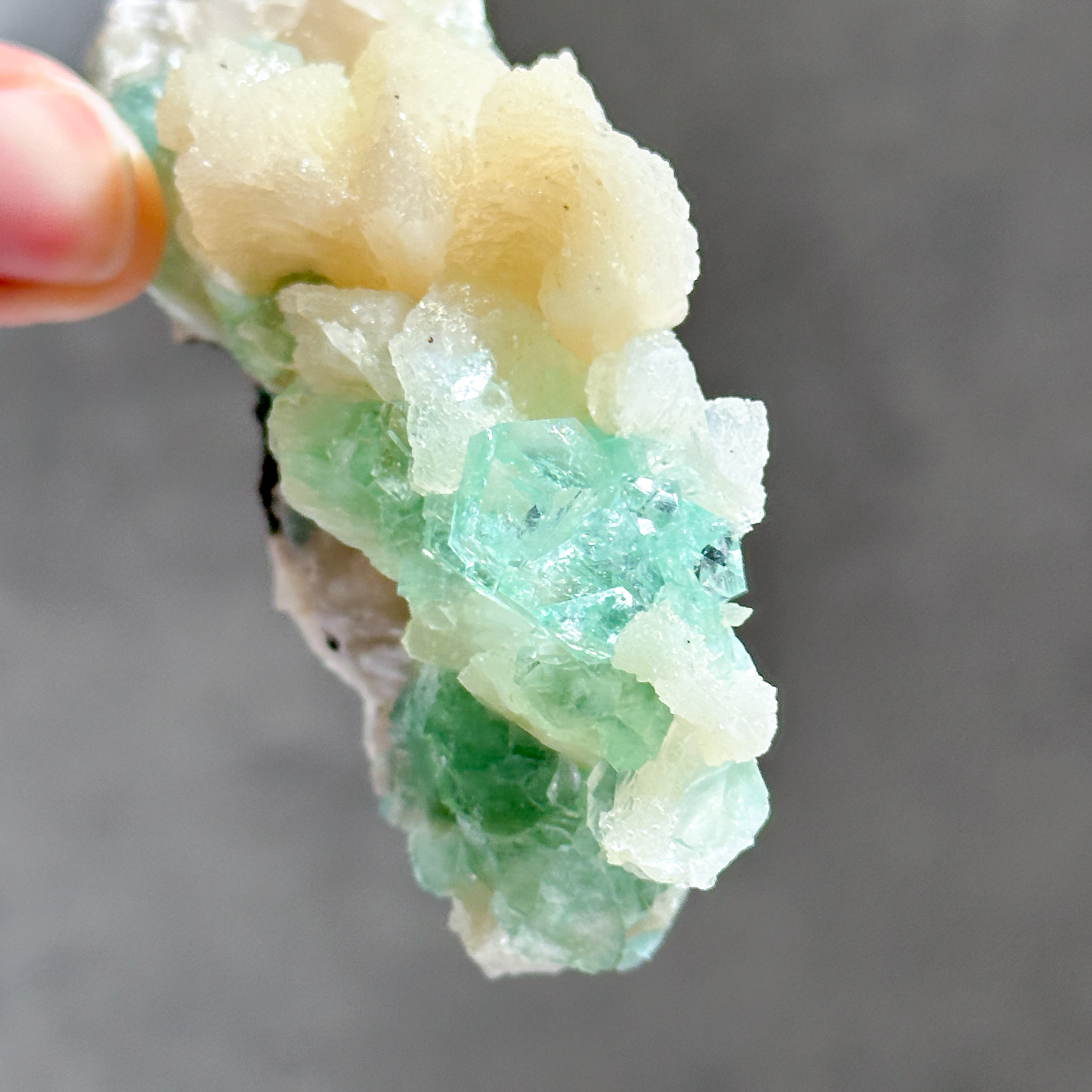 グリーンアポフィライト＆スティルバイト 83◇ Green Apophyllite