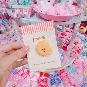 【D1】3-2かじりかけクッキーのブローチ