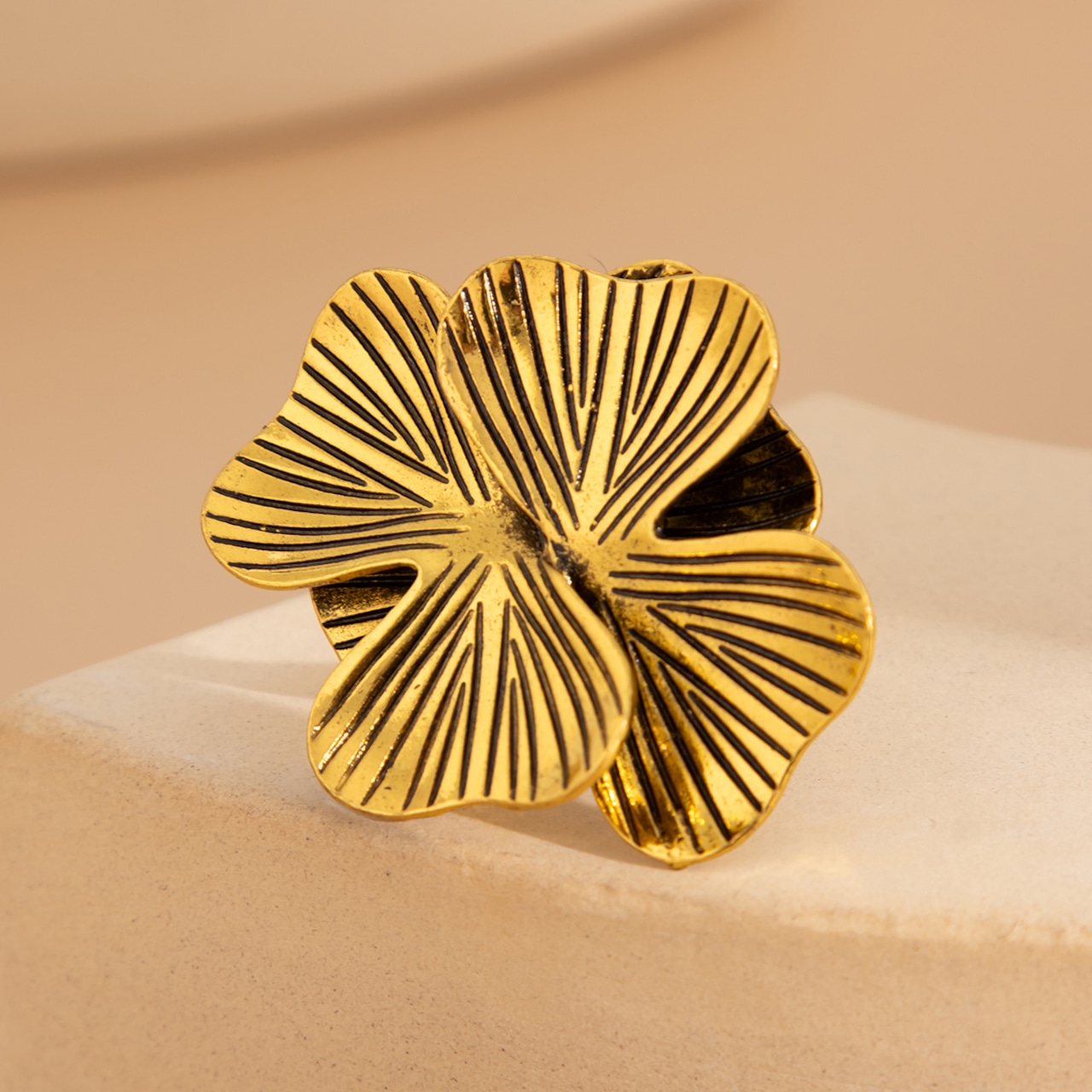 ストライプ リーフモチーフ リング 90007