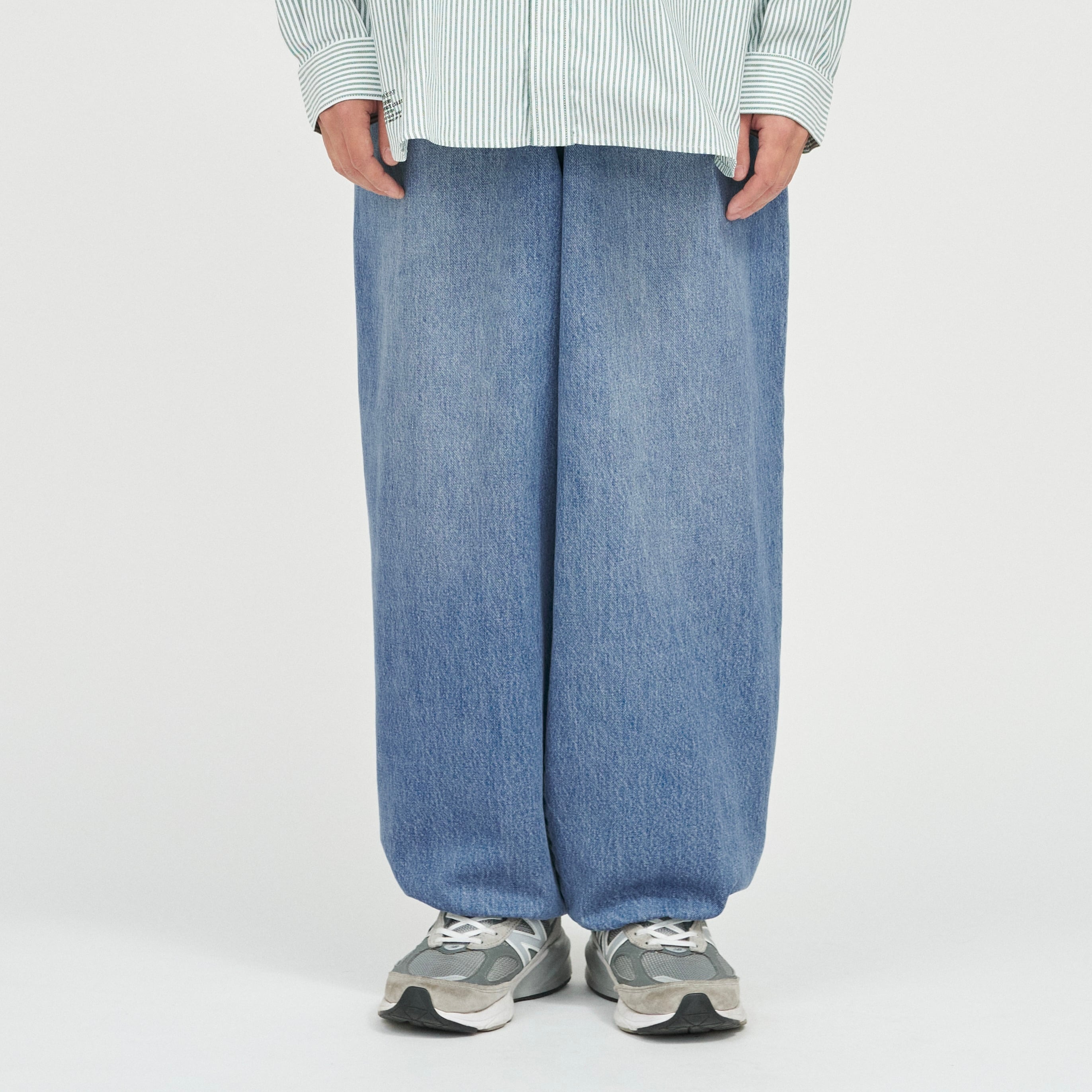 FreshService｜CORPORATE DENIM EASY PANTS | 眠家オンラインストア