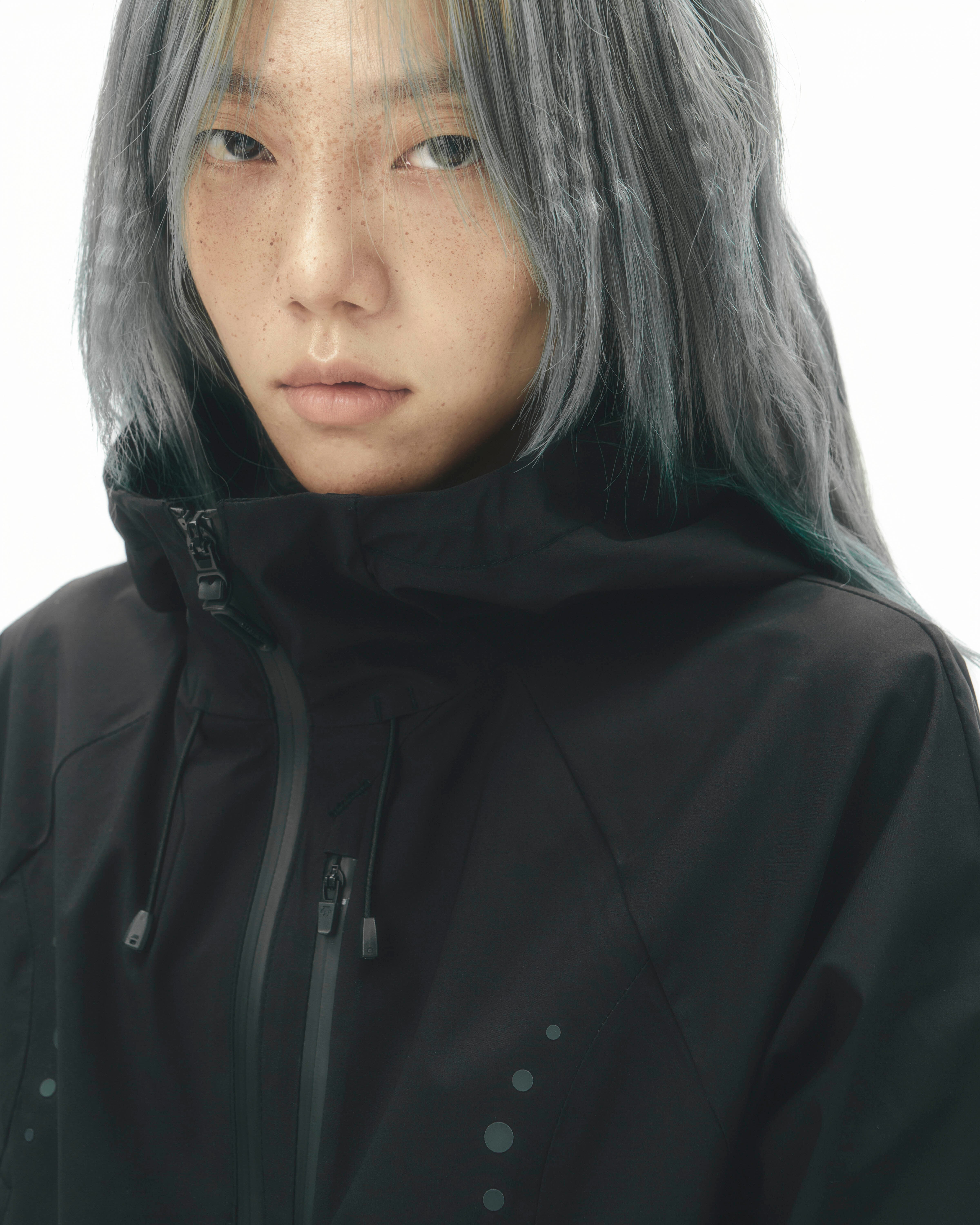 OJOS] OJOS X DESCENTE Crop Hard Shell Jacket / Black 正規品 韓国