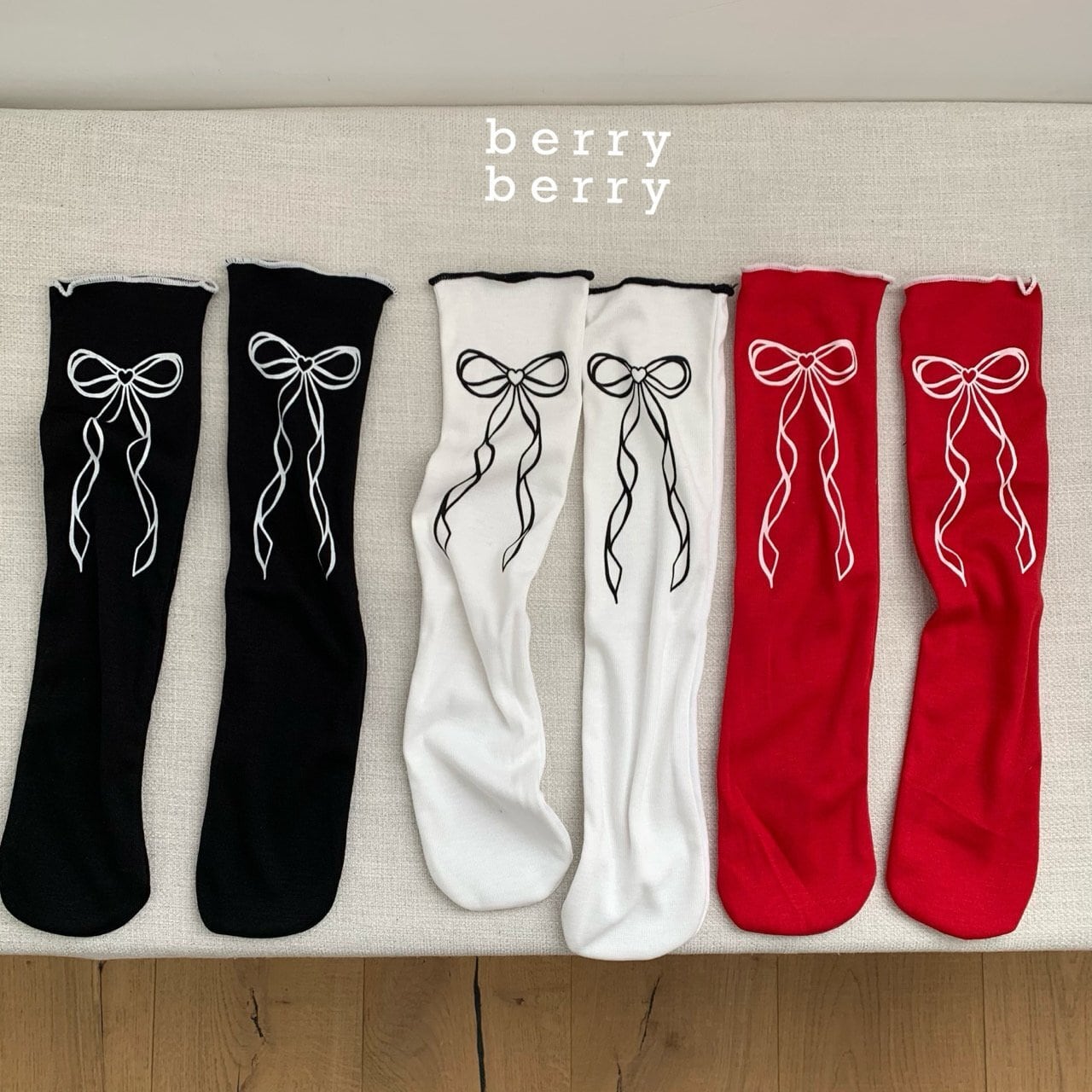 ※お洋服と同梱限定※【1/26〆予約】<berryberry> Ribbon knee socks