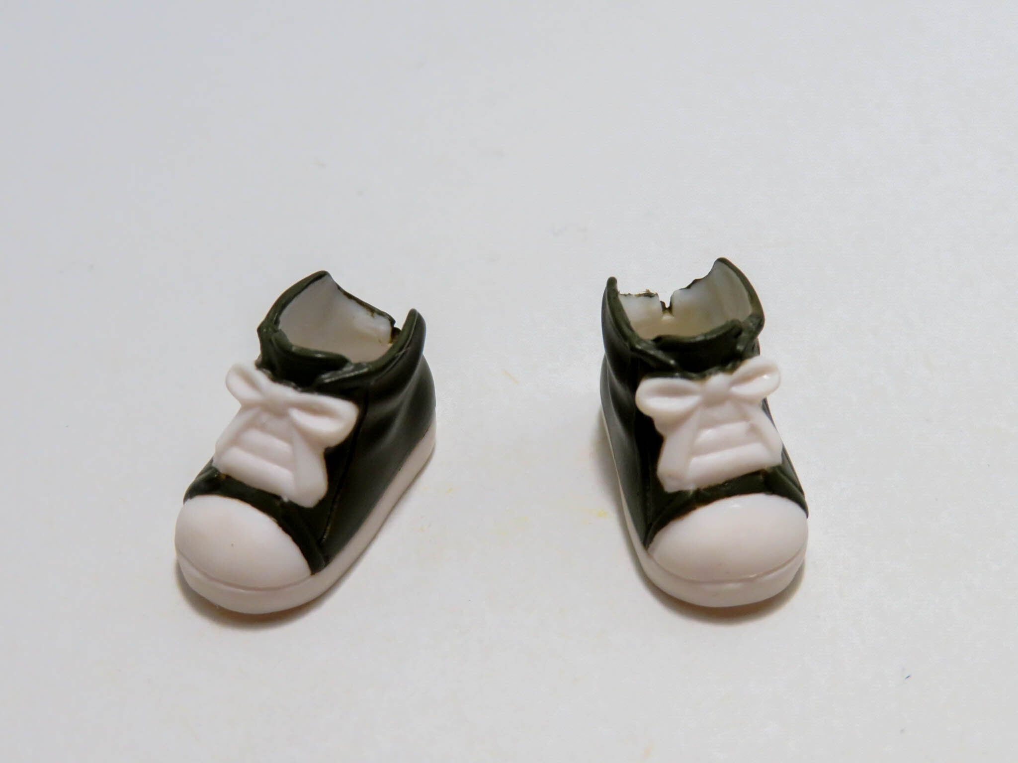 ねんどろいどどーる おようふくセット (カラフルつなぎ:カーキ) シューズ