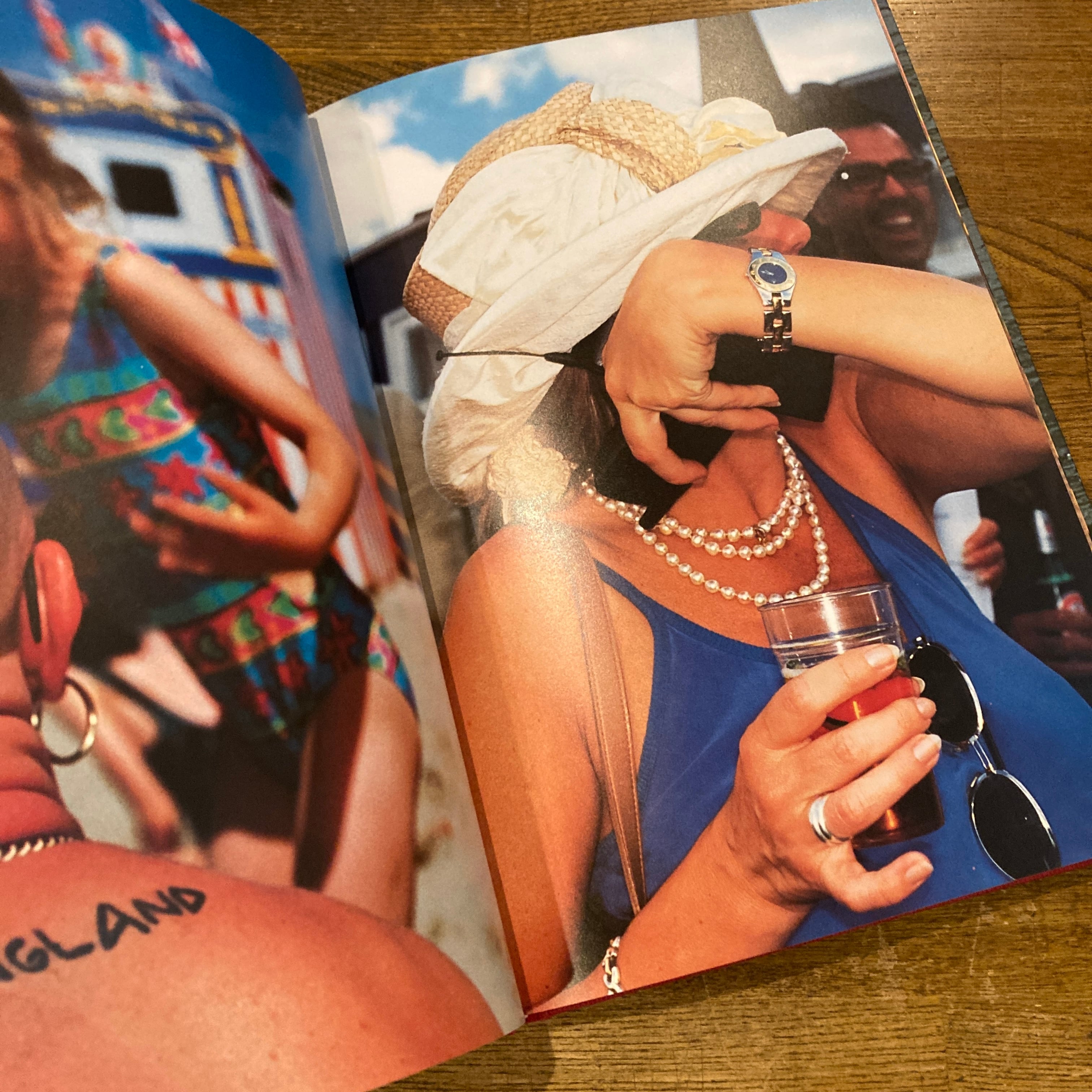 Think Of England / Martin Parr | 百年