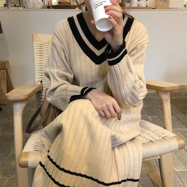 体型カバーと可愛いを両立 長袖 ニット ワンピース 秋 冬 中・長セクション 個性 Vネック スリム