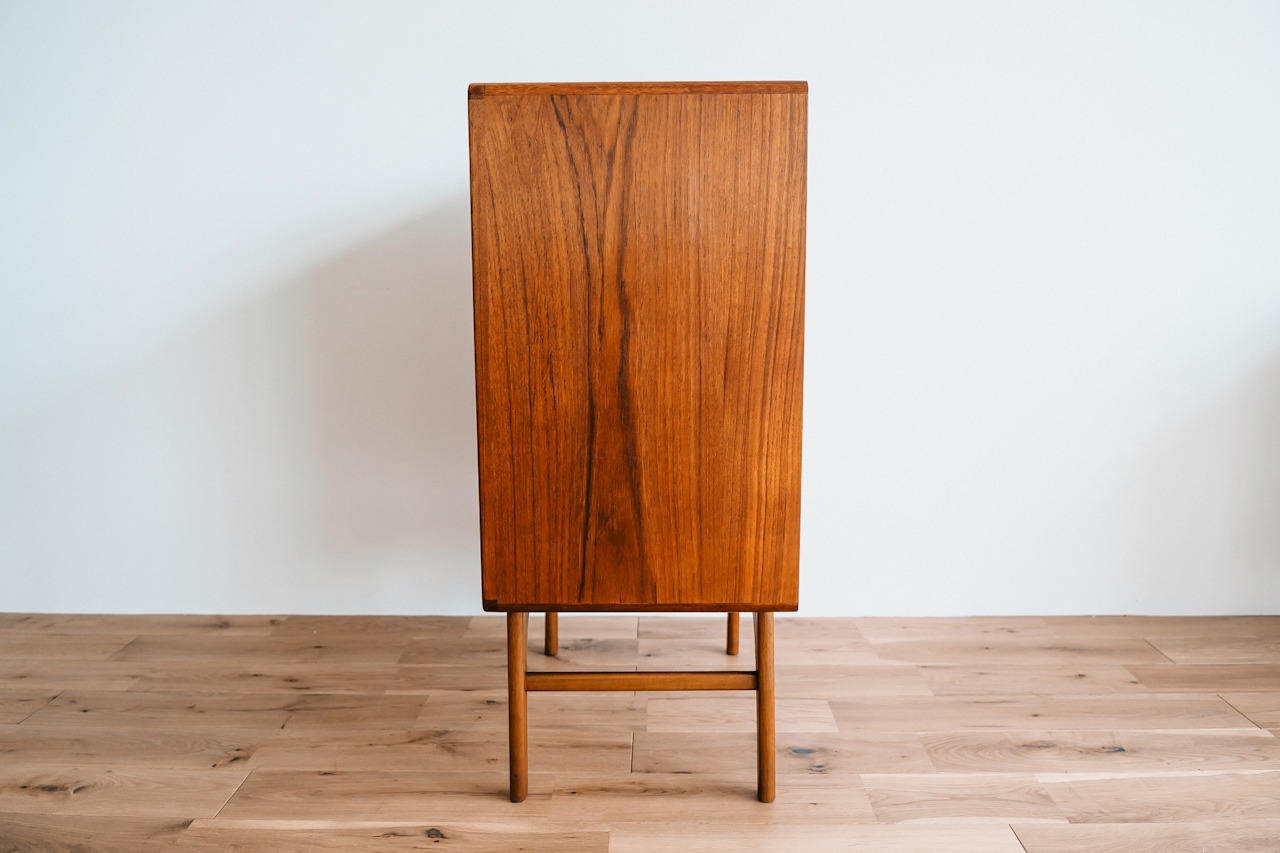 鍵付きキャビネット｜北欧ヴィンテージ｜チーク｜デンマーク