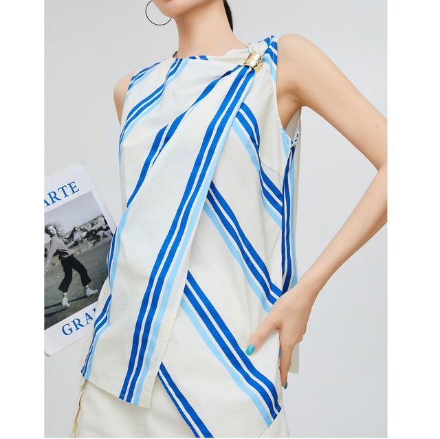 blue striped asymmetric sleeveless wrap top<t3128>