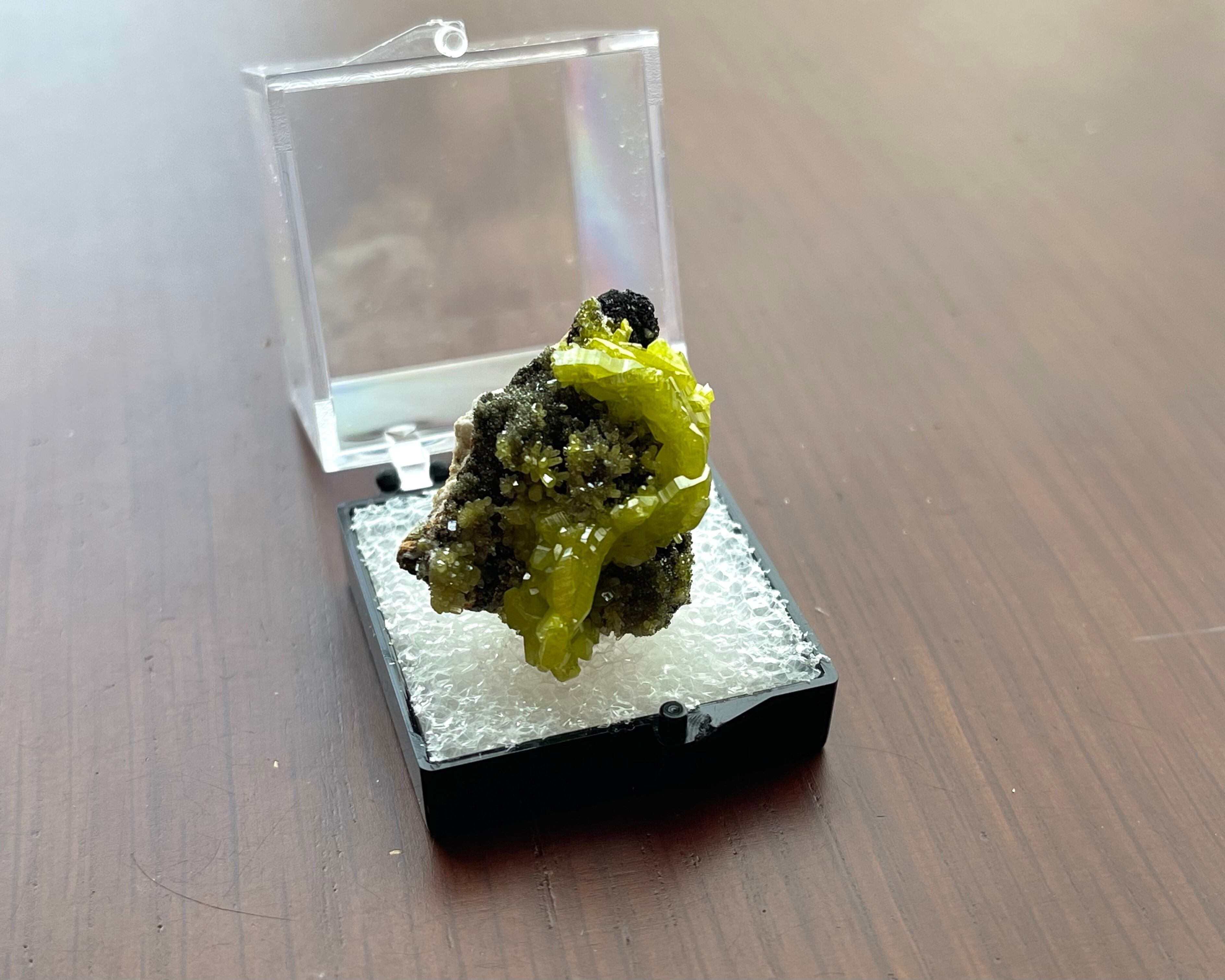 パイロモルファイト【Pyromorphite】中国産 | PEANUTS MINERALS