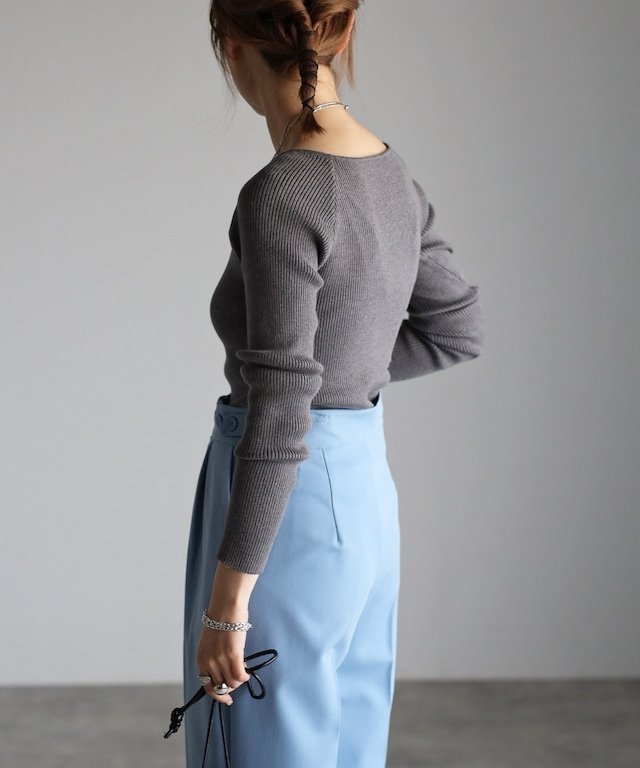 スクエアネックリブニットプルオーバー