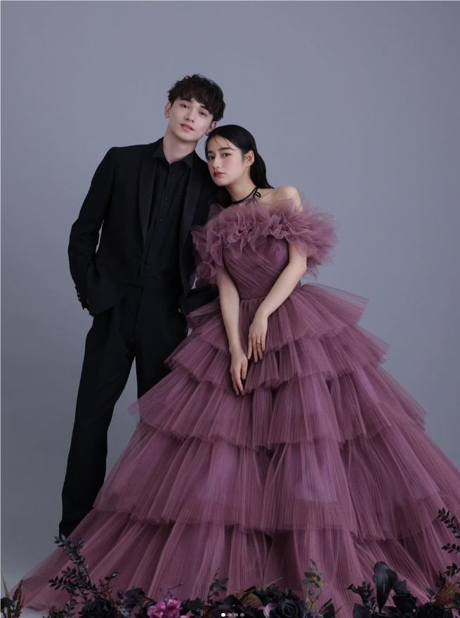 パープルウェディングカラードレス 韓国 ワンホン 結婚式 講演会 前 
