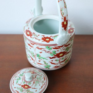 【送料無料】有田焼　注ぎ器　錦唐草