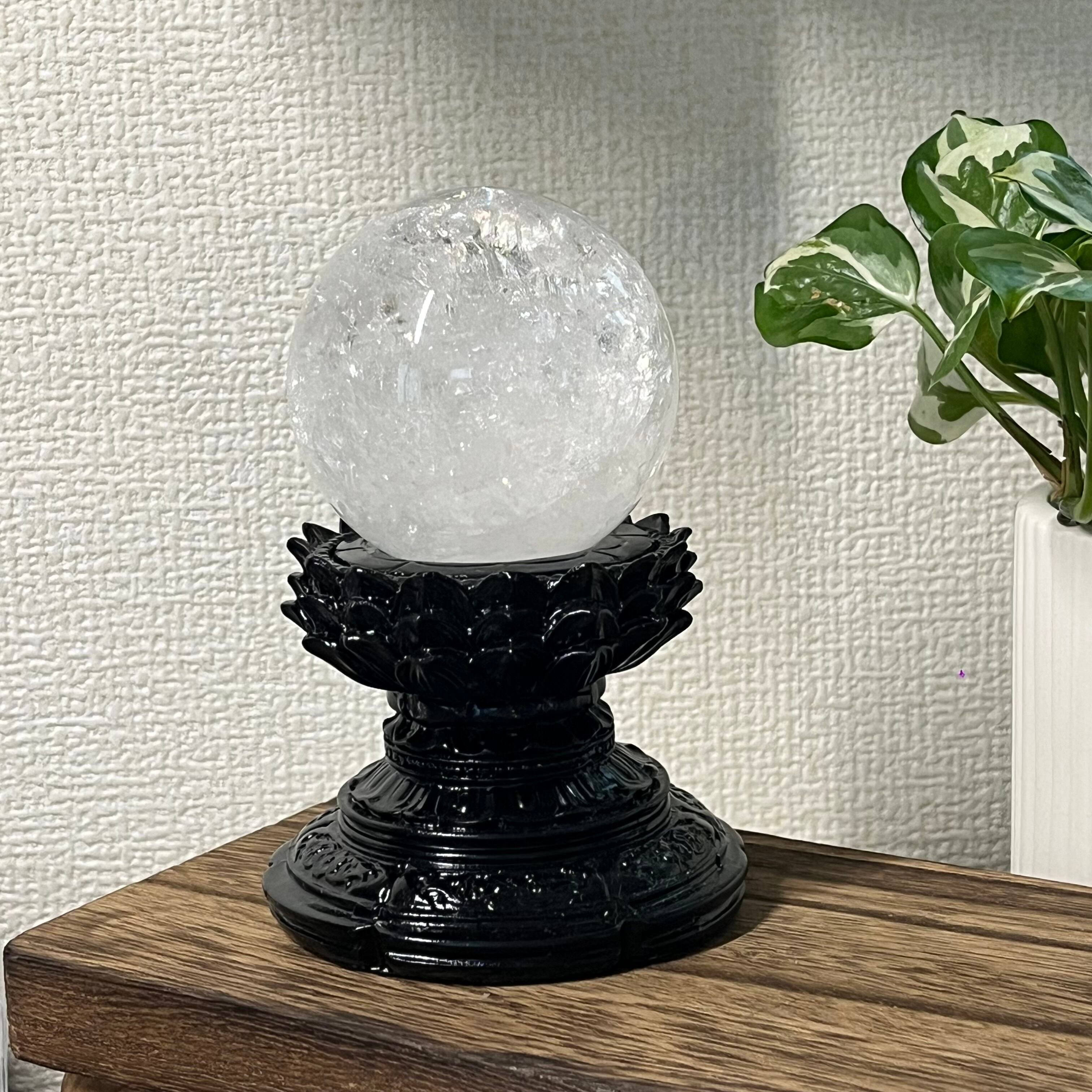 白稜の灯（はくりょうのひ）｜ヒマラヤ産水晶ポイント（140g／木製台座