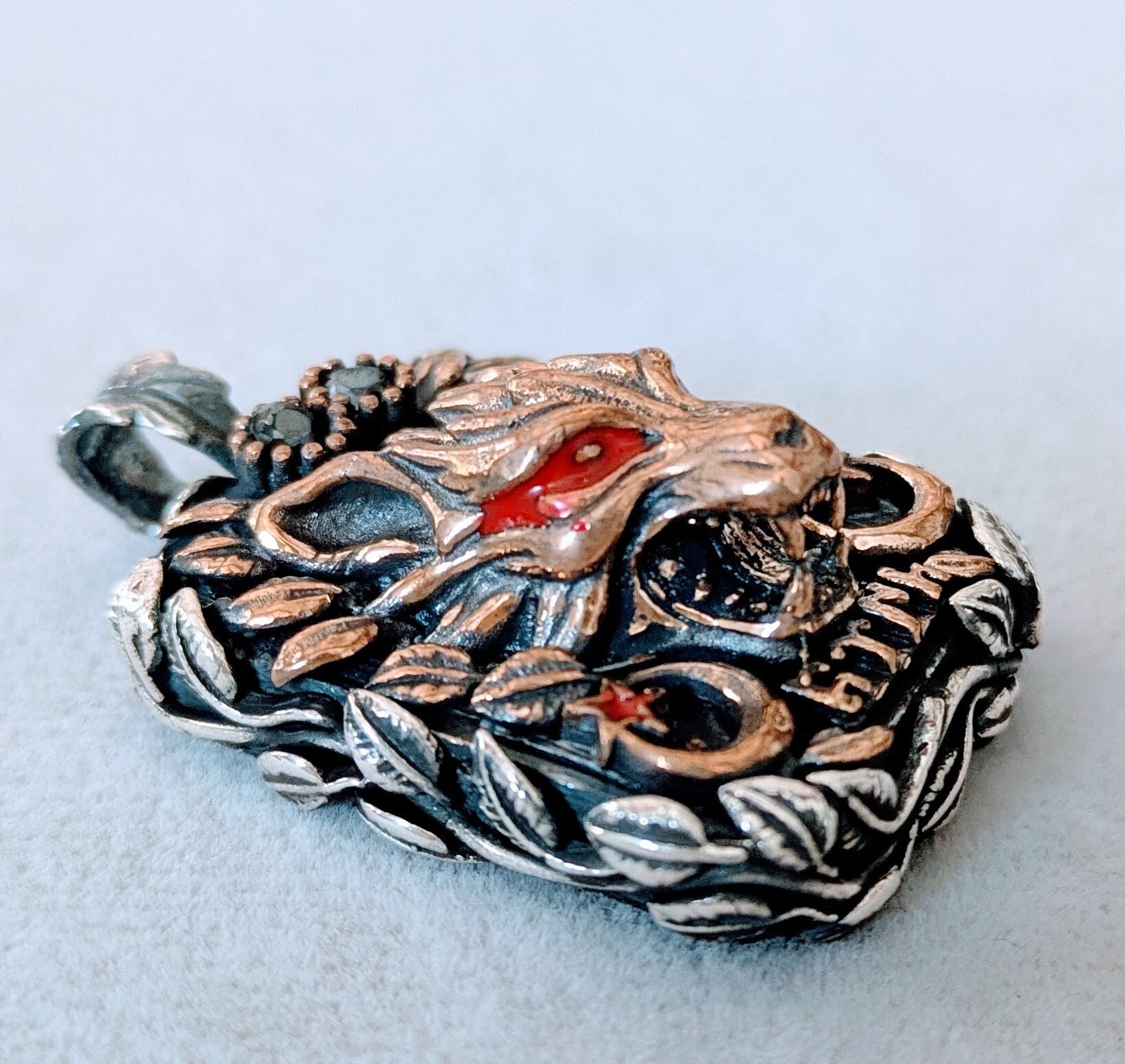 NEW＊トルコ製 ハンドメイド ペンダントトップシルバー925（オオカミ