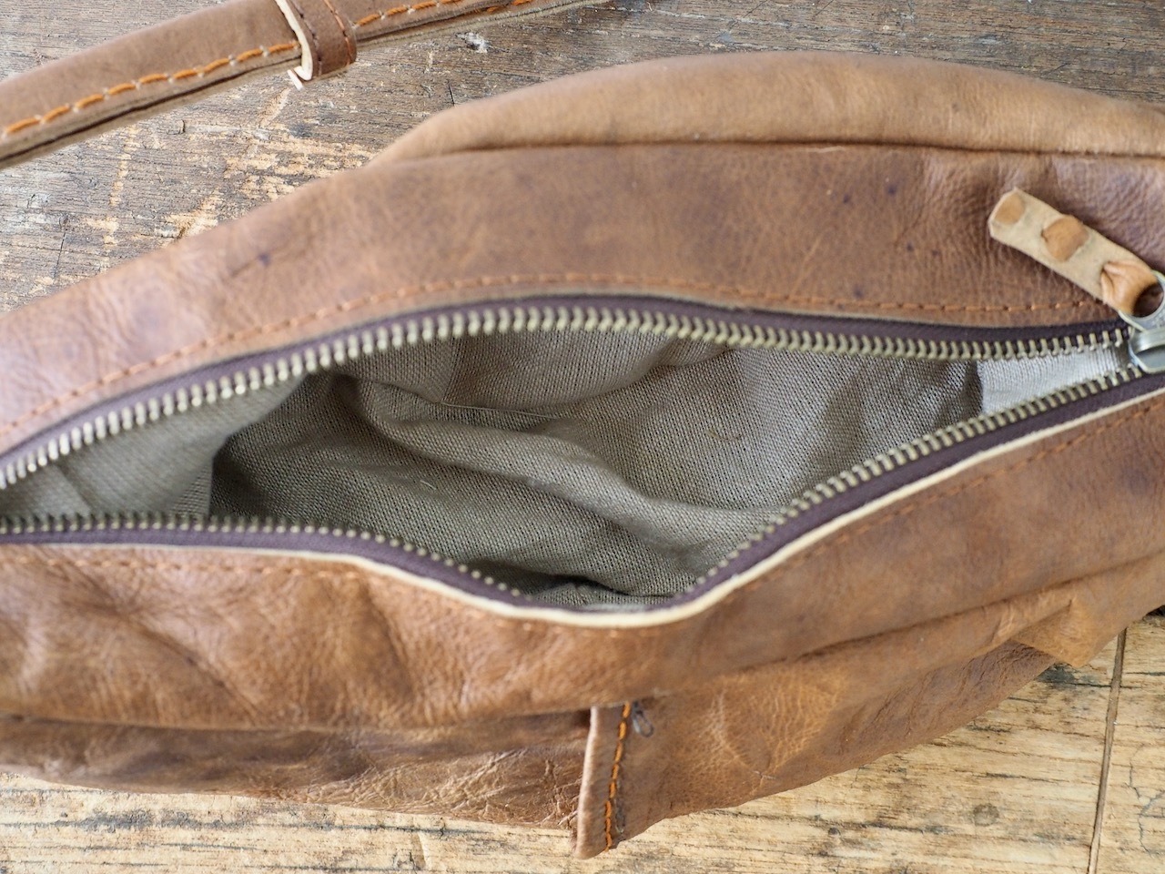 005dc067 moon bag small