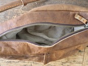005dc067 moon bag small