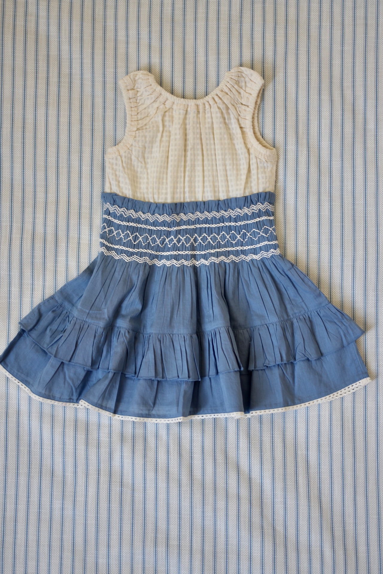 LAST 1 -LAMBADA DRESS 4y,6y  / Bonjour Diary