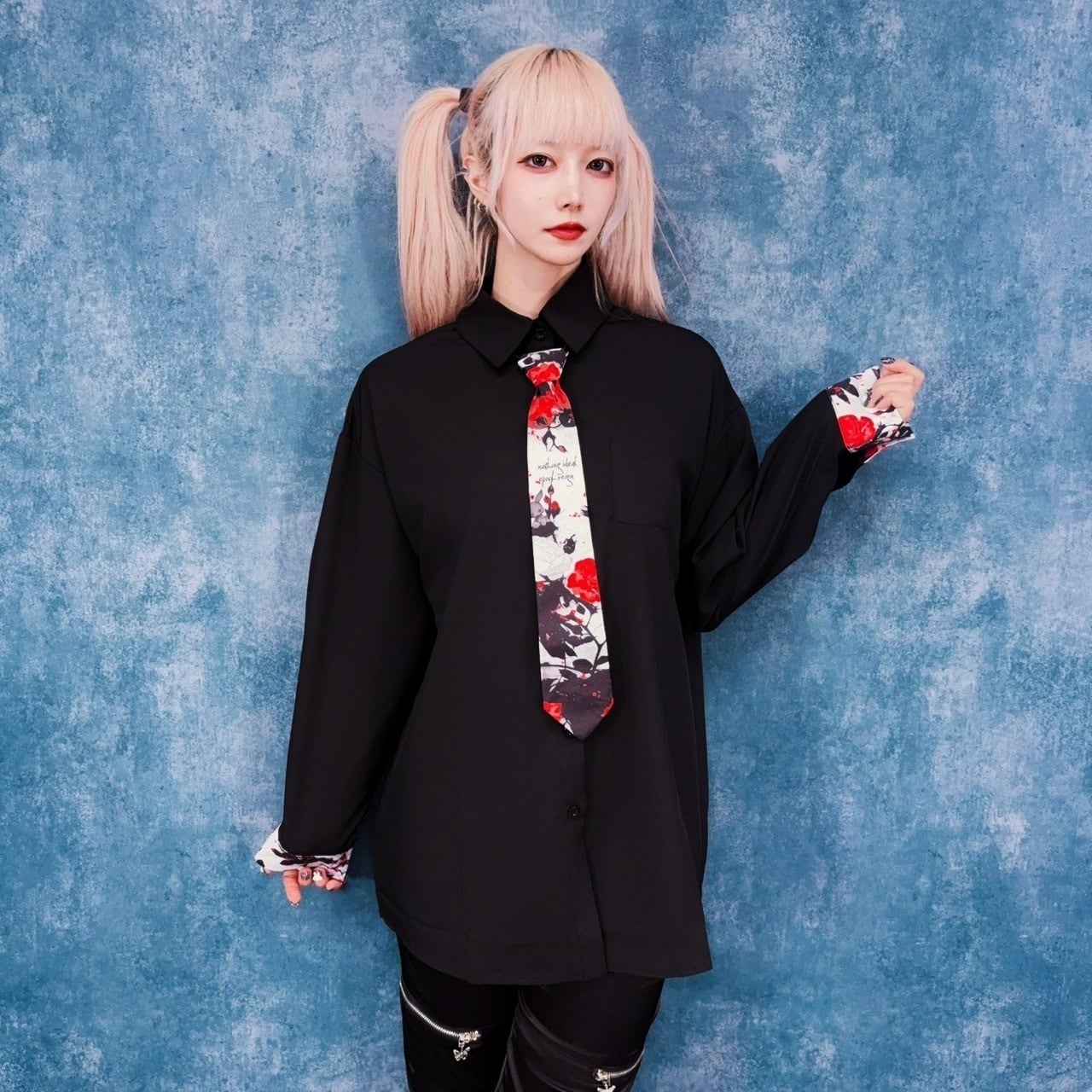 先着50点限定大特価】ネクタイ付きロングシャツ —ROSE GRAPHIC— | NIER