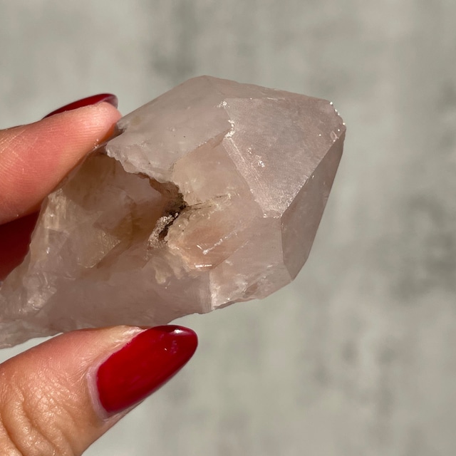 ブラジル・バイーア州ジャコビナ産【ピンキッシュアメジスト - Pink Amethyst】⑧ 鉱物 天然石 パワーストーン