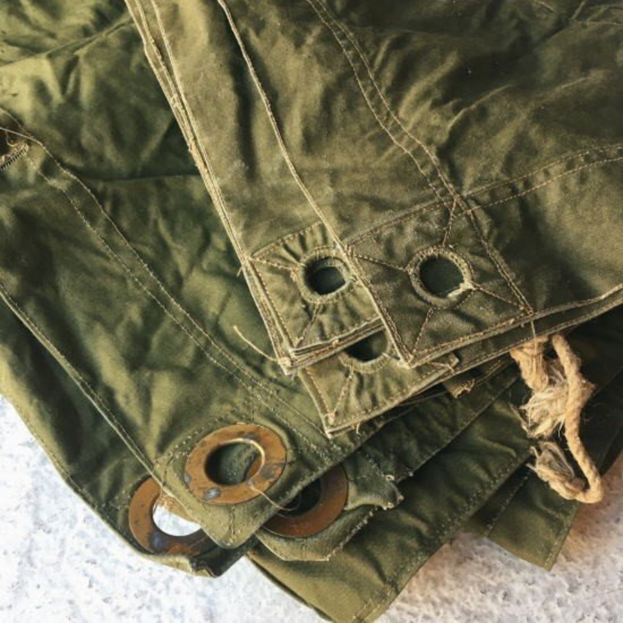 ルーマニア軍　テントシート　オリーブ