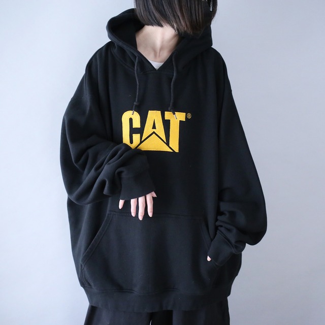 "刺繍" CAT front design XXXL over silhouette sweat parka