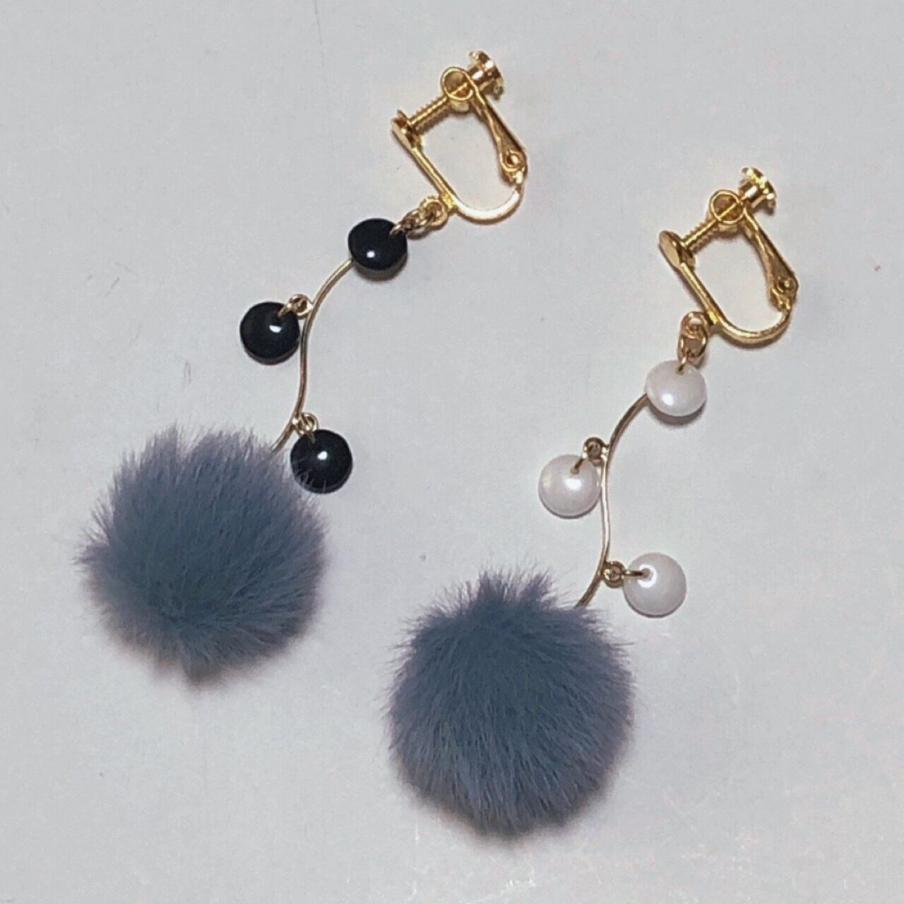 碁笥】 白黒 ファー イヤリング ピアス 囲碁アクセサリー 囲碁グッズ