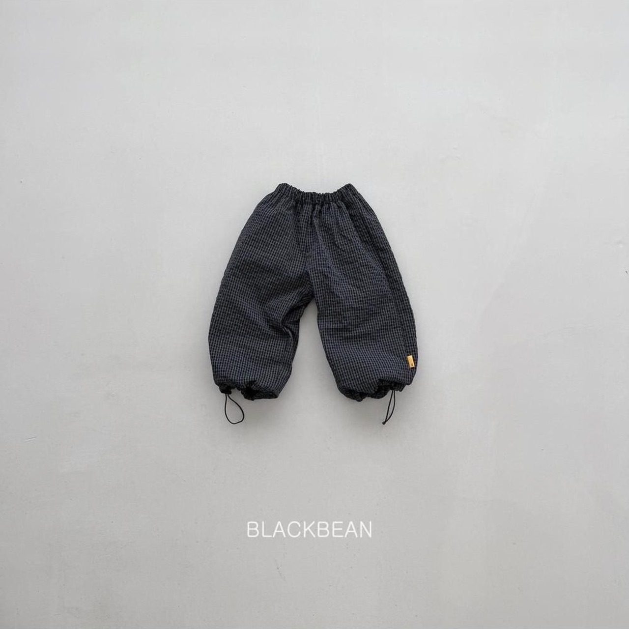 ブラックビーン / blackbean / ウッディパンツ / 韓国子供服 / キッズ / 26winter〖取寄〗*S~XL*
