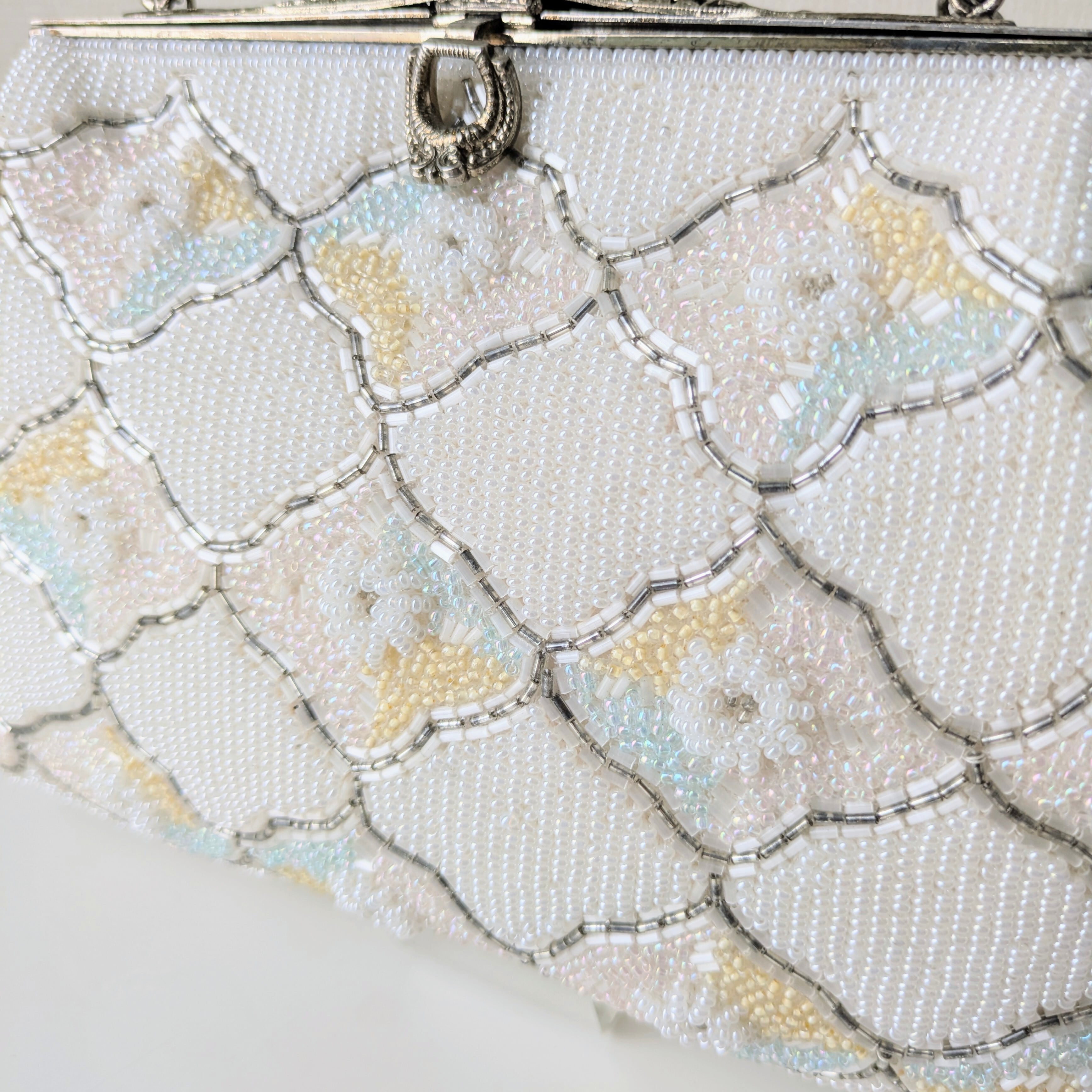 Vintage】ビーズ刺繍バッグ 白 菱形 パステルカラー 小花 パーティー