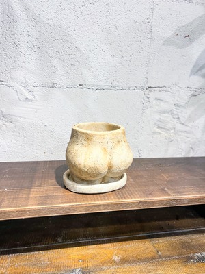 ヒップ型の植木鉢　3号