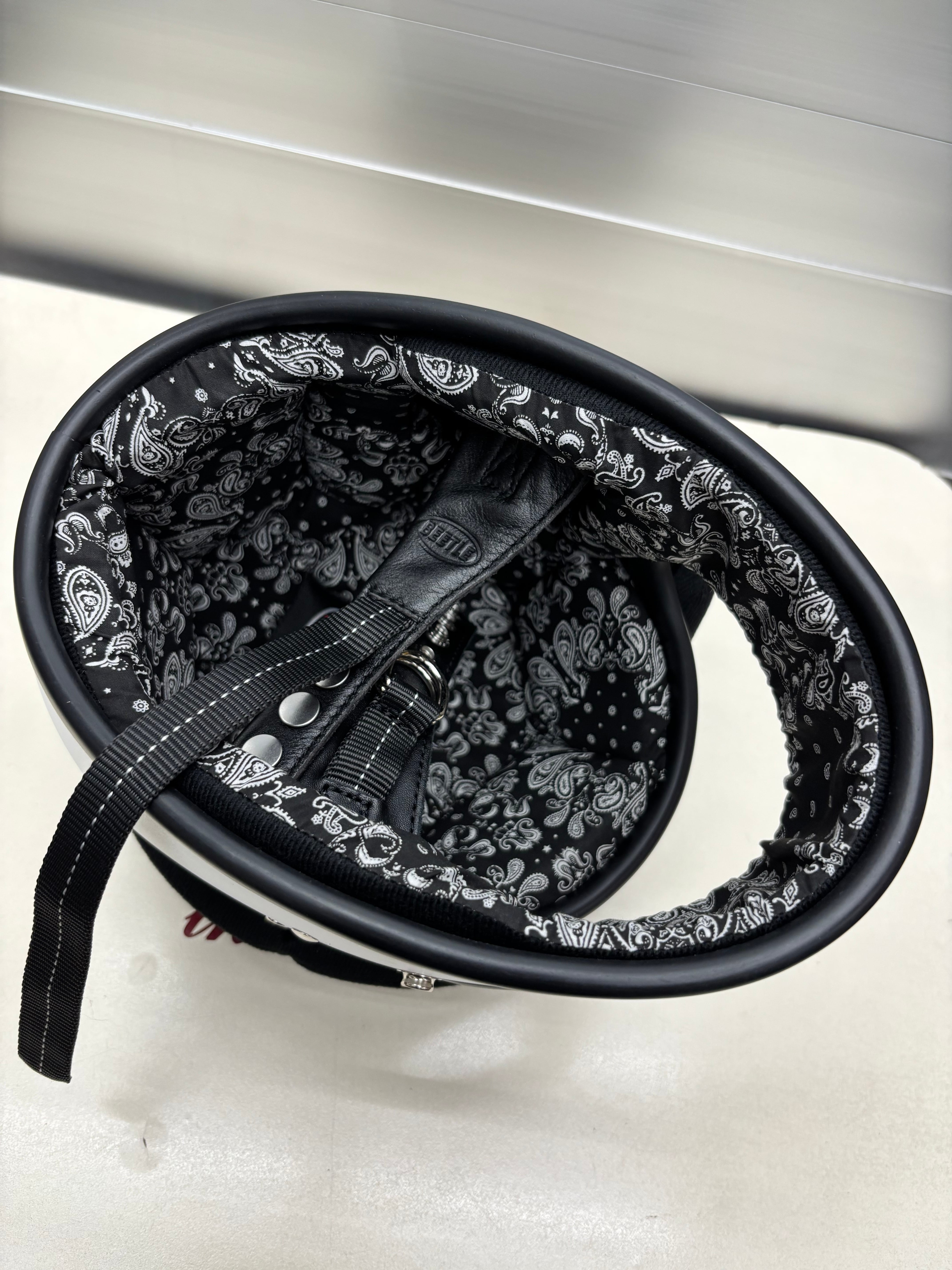 オーシャンビートル STR 別注マットホワイト Wストラップ黒 ペイズリー