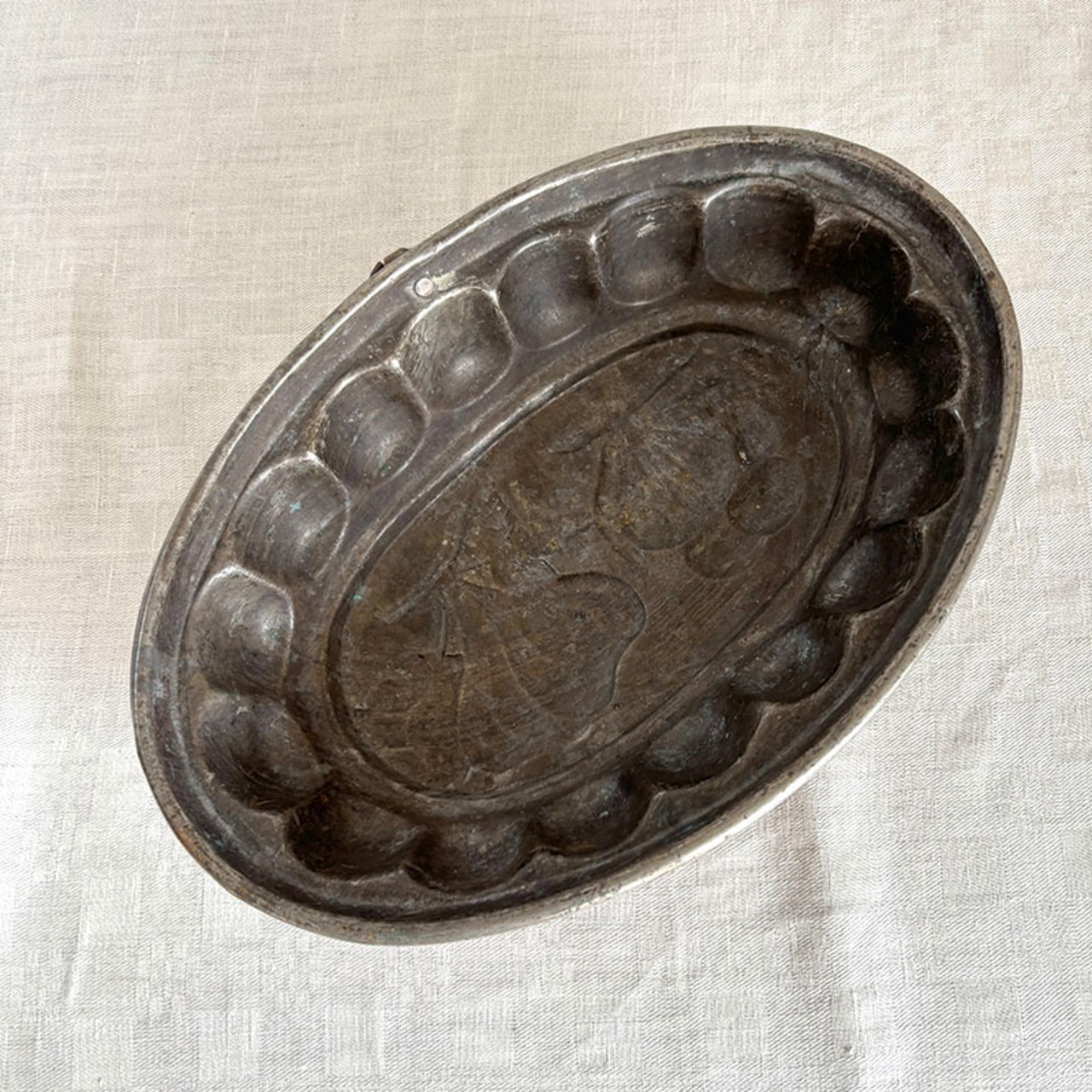 コッパーモールド　お菓子焼型　フルーツ柄大きなオーバル（壁掛けリング付き）  19kwe18-1