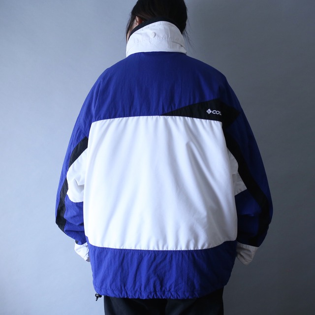 "Columbia" 3-tone good coloring over silhouette mountain jacket