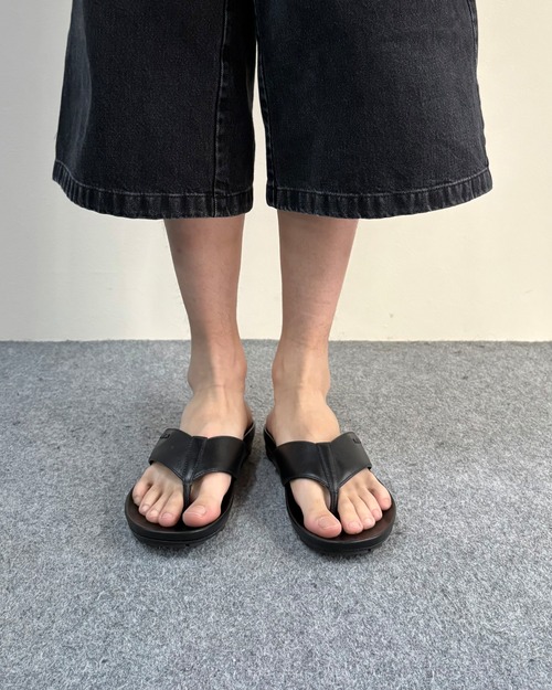 【PRADA】thong sandals