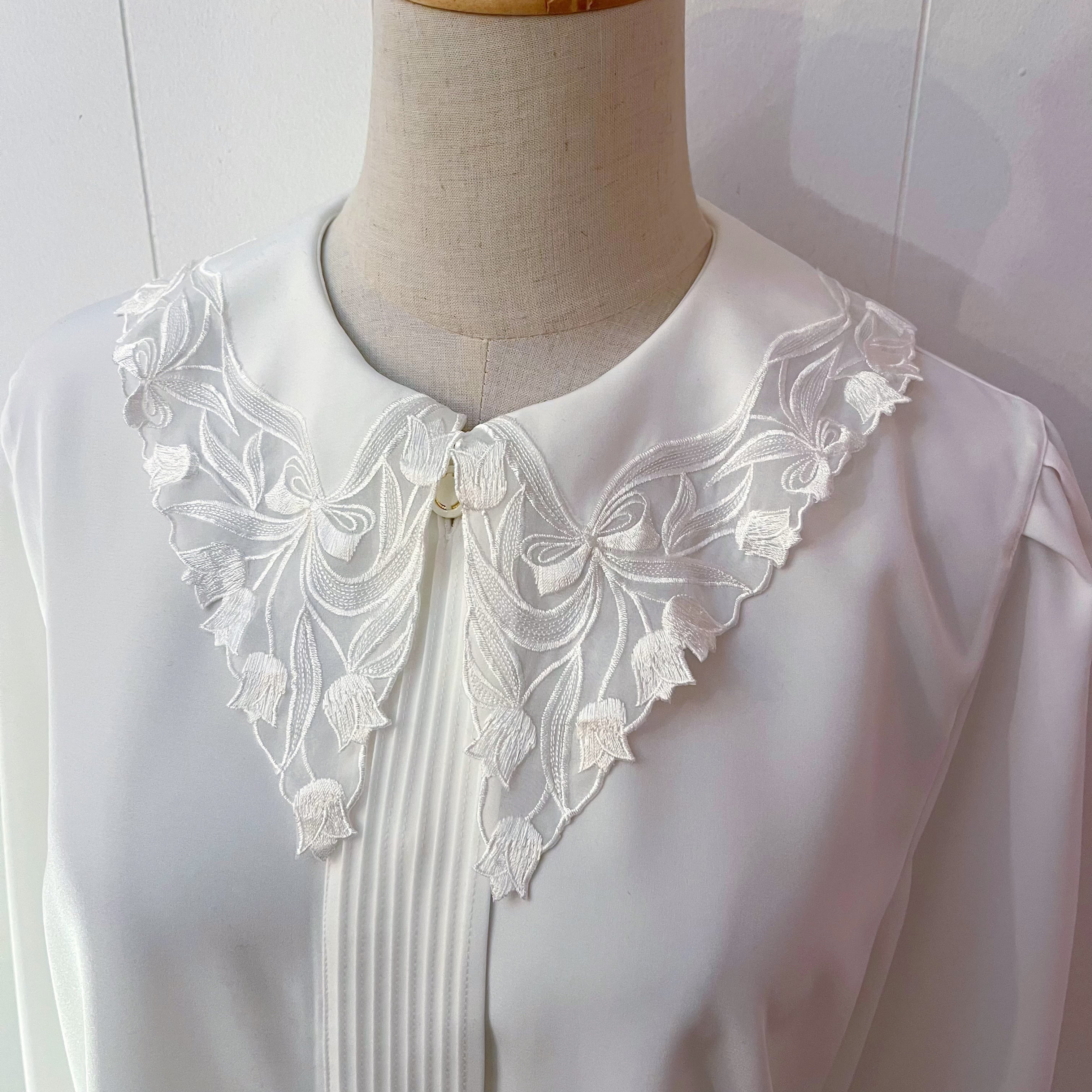 tulip lace collar white blouse
