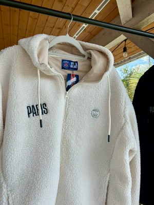 パリ・サンジェルマン ボアジップフーディ ￥22,800(25,080)