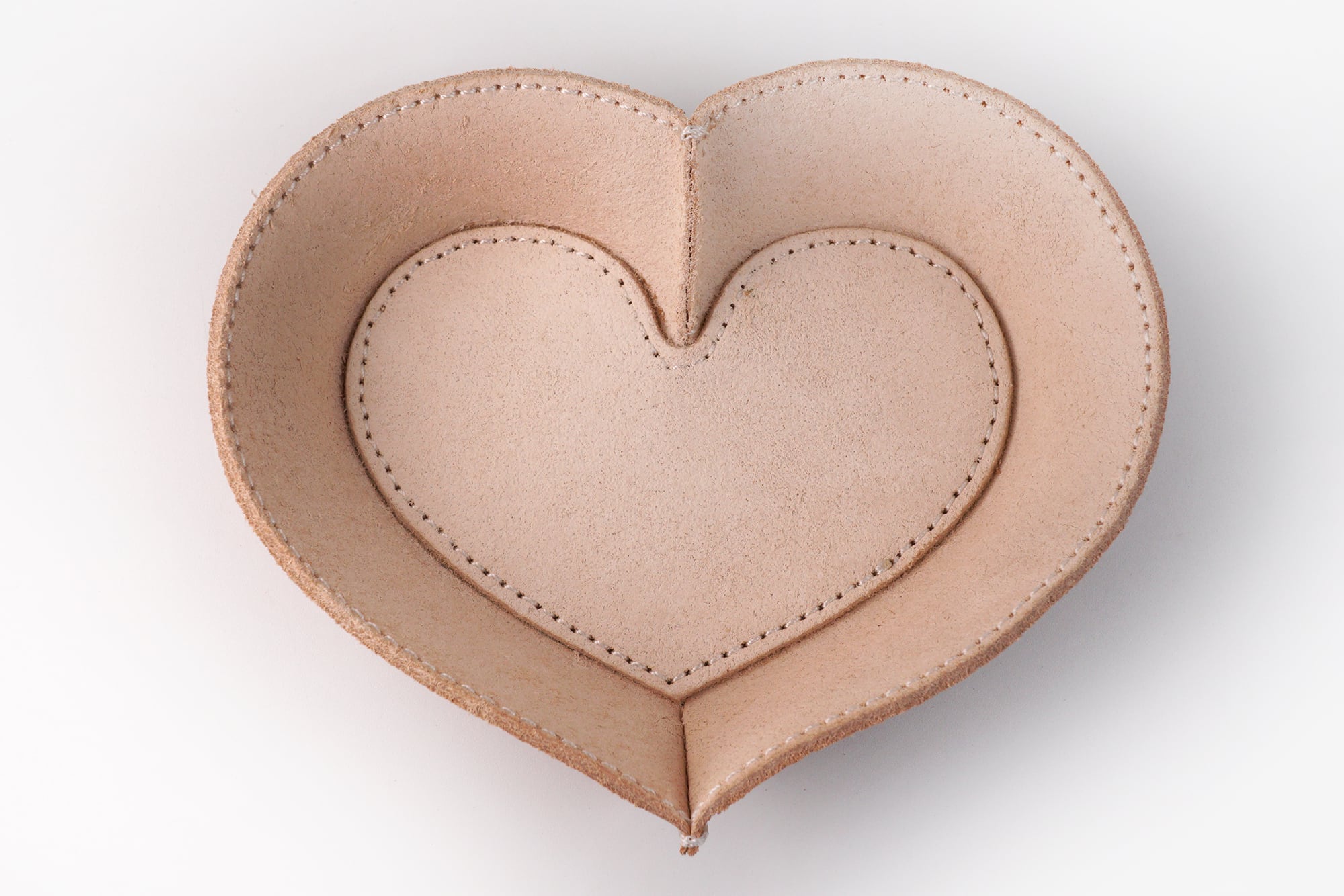 床革ポッタリー・ハートトレイ／小物入れ、アクセサリートレイ