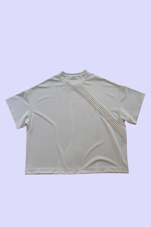 【Nora Lily】Diagonal Tuck Tee-  アイボリー