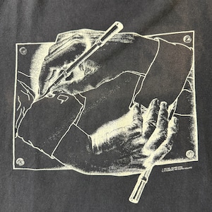 90's M.C.Escher "Drawing Hands" Printed T-shirts SOFTEE USA 90年代 アメリカ エッシャー 描く手 ヴィンテージ ビンテージ だまし絵 アート  TT2026-0051