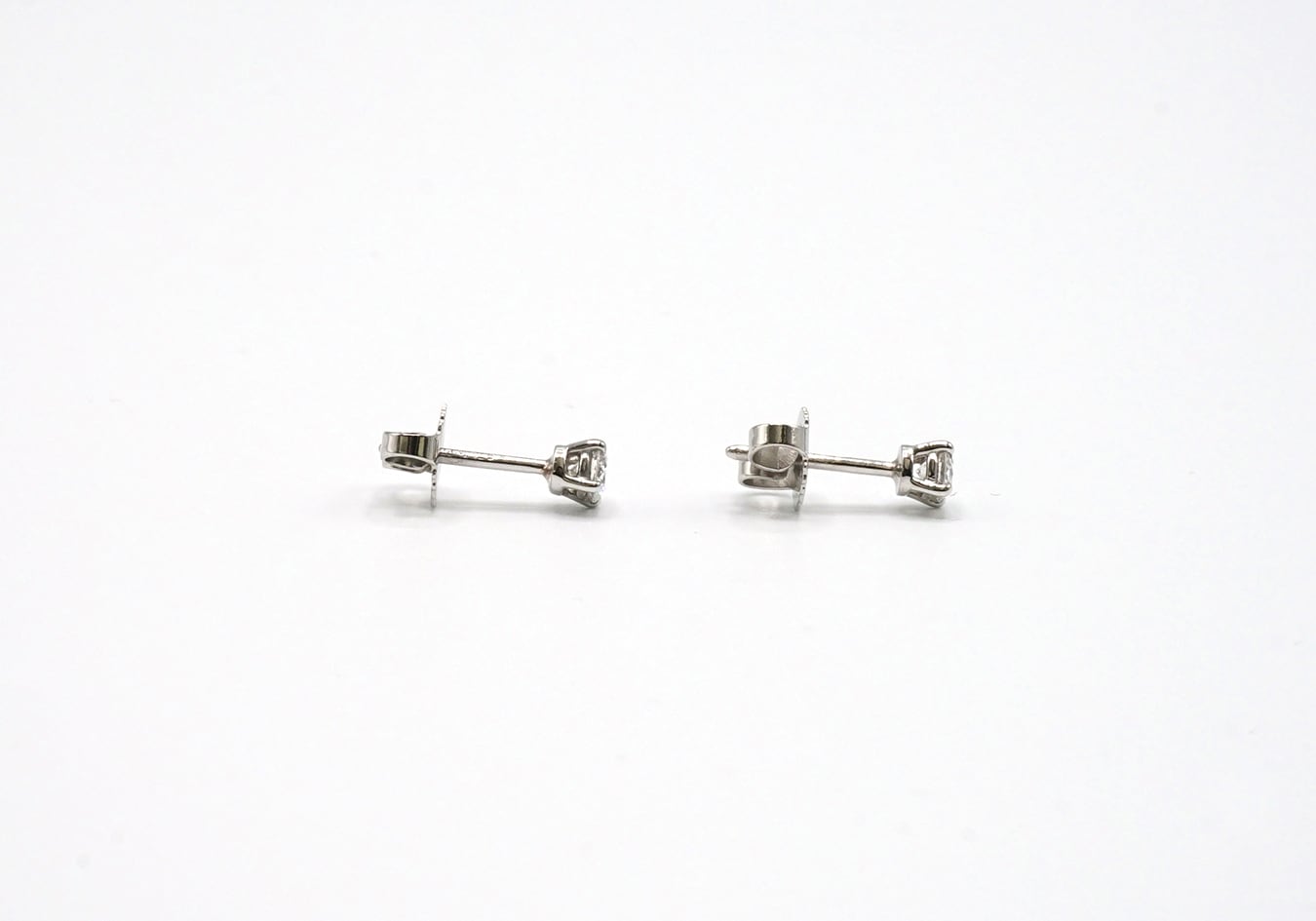 美品 ティファニー ソリティア ダイヤ 3.2mm ピアス プラチナ Tiffany & Co.(ティファニー)」 Tiffany & Co. Solitaire Diamond 3.2