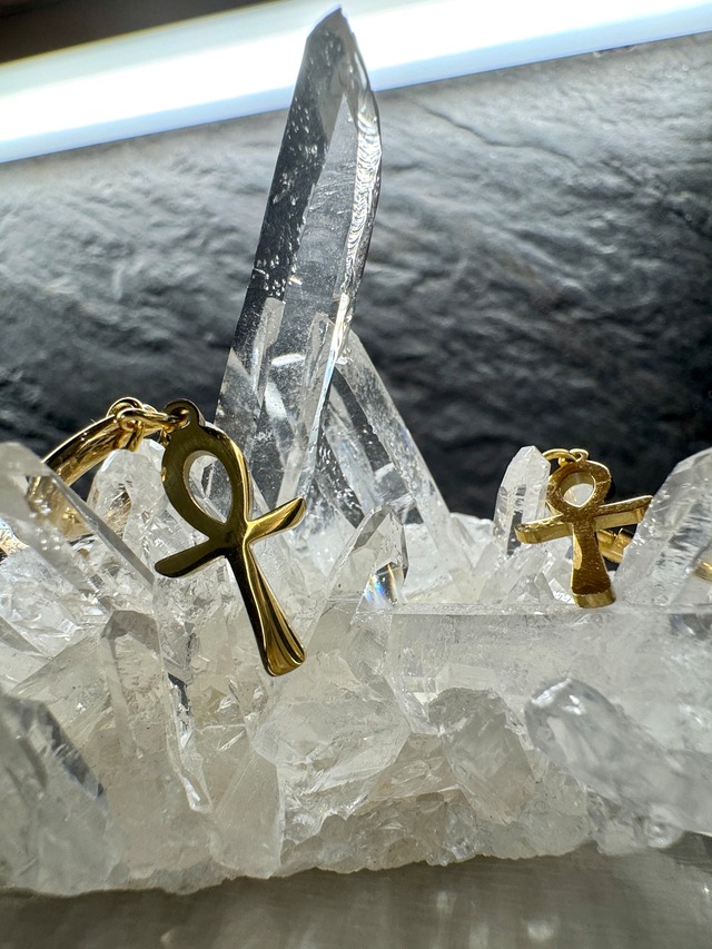 Ankh Light Pierce｜直感をひらくアンク十字ピアス