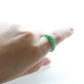 【14.5号】ホワイトにきれいなグリーンが水の中の絵の具のようなグラデーション翡翠くりぬきリング A貨翡翠 jd_rg1732