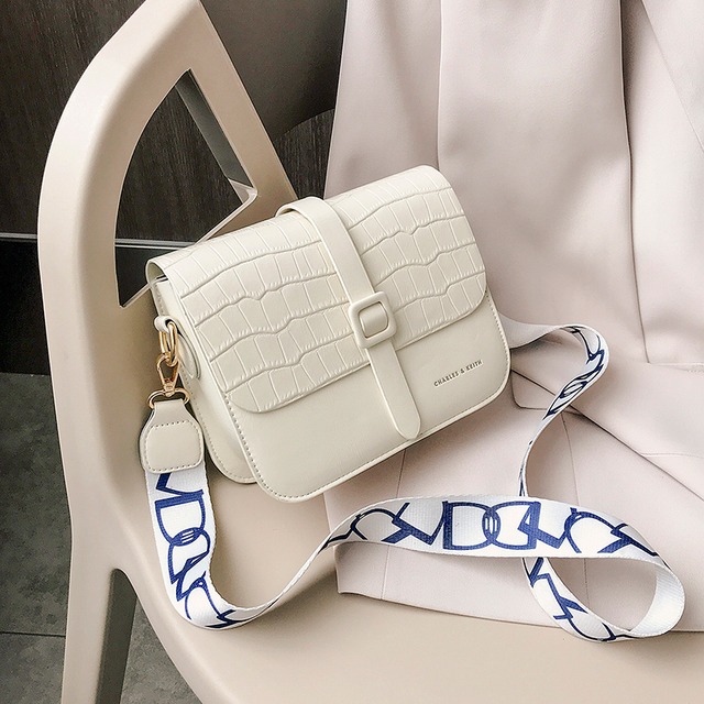 小さなバッグ女性のバッグ2020新しいトレンディな野生のブロードバンドワイドショルダーメッセンジャーバッグ夏のネット赤いファッション小さな正方形のバッグ Tiancai_Wing_Bag4929134