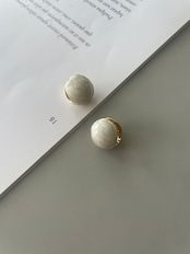 エナメルボールピアス