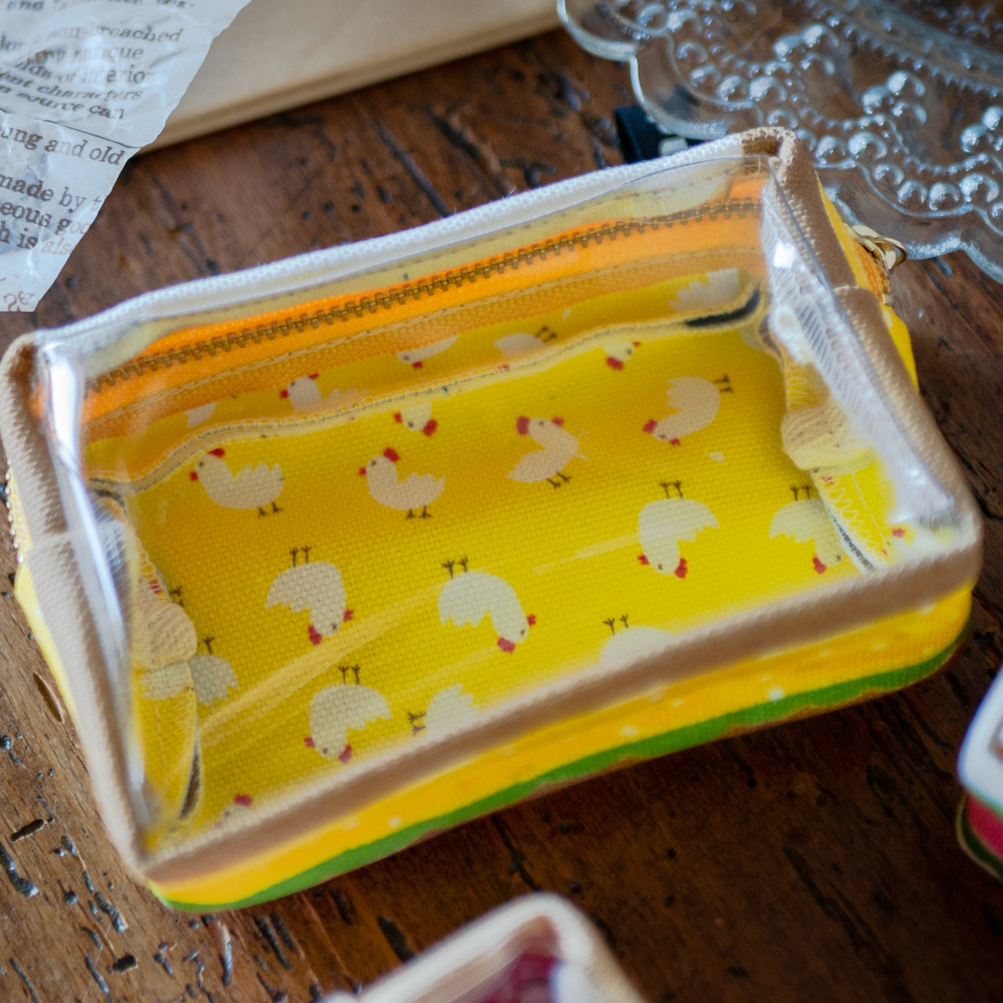 四角サンドのクリアポーチ