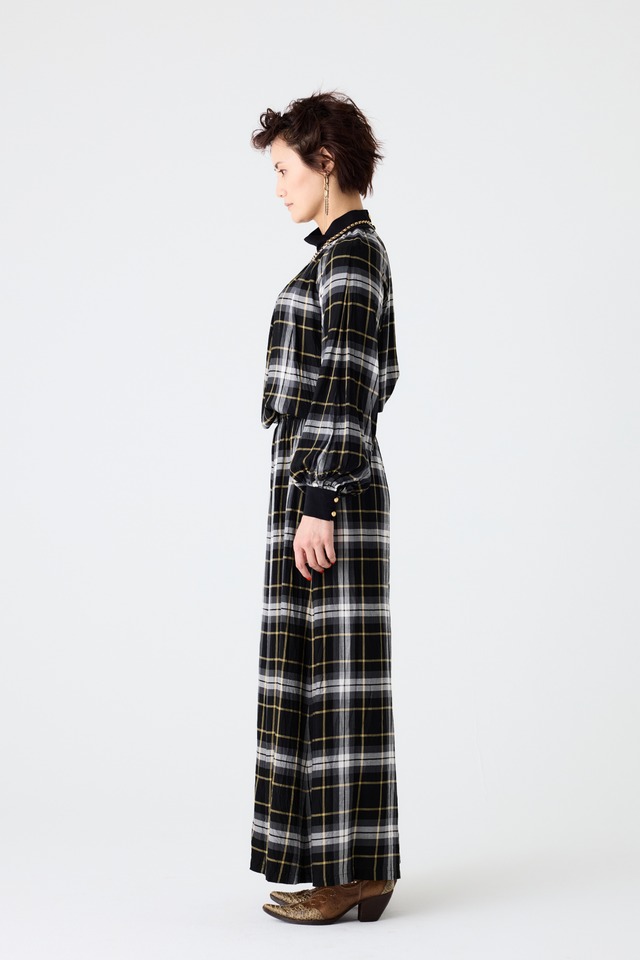 【233B077】スタンドカラーブラウス