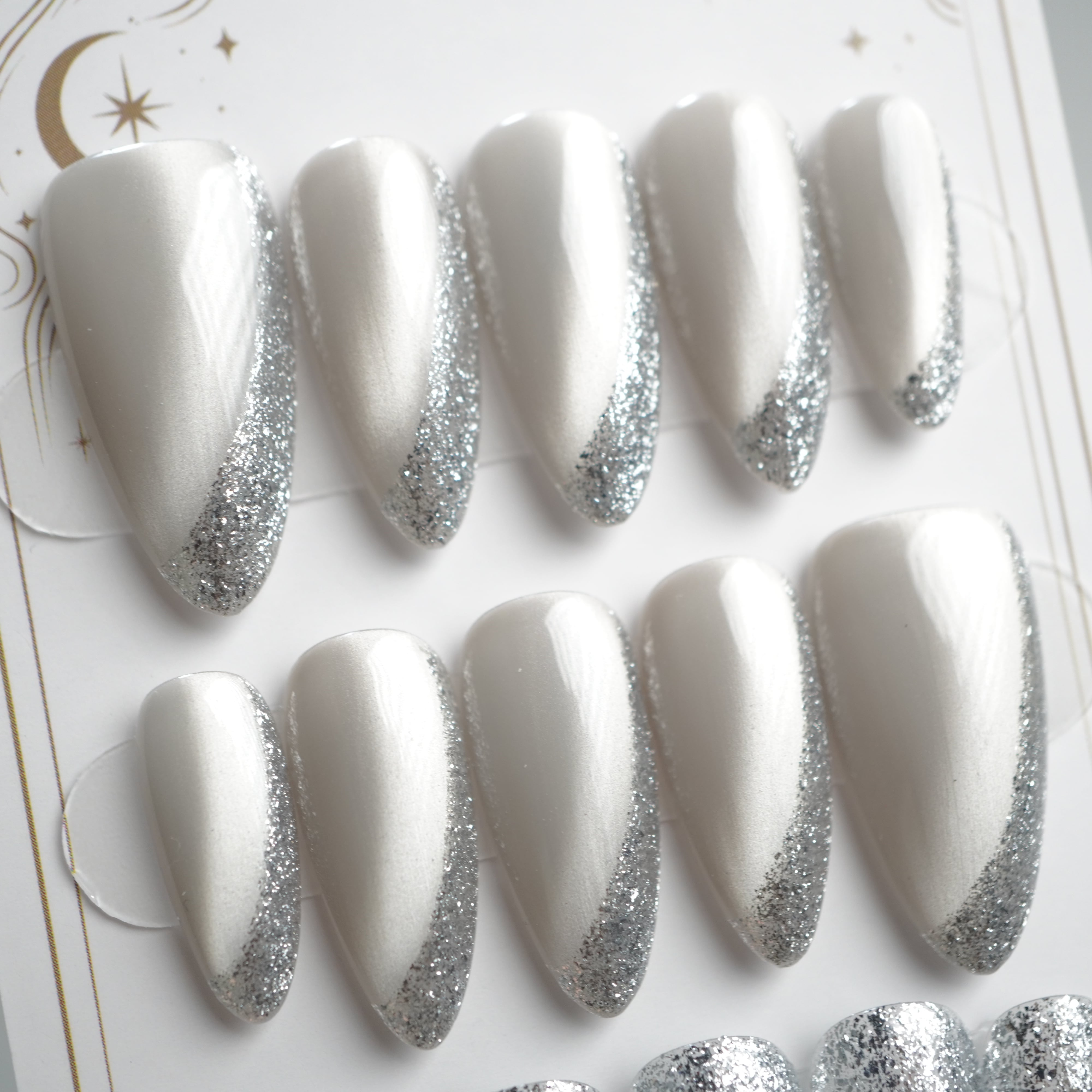 【#829】繰返し使える15枚セット【プレミアム】ネイルチップ/グレイ マグネット/ロング ポイント/XY389