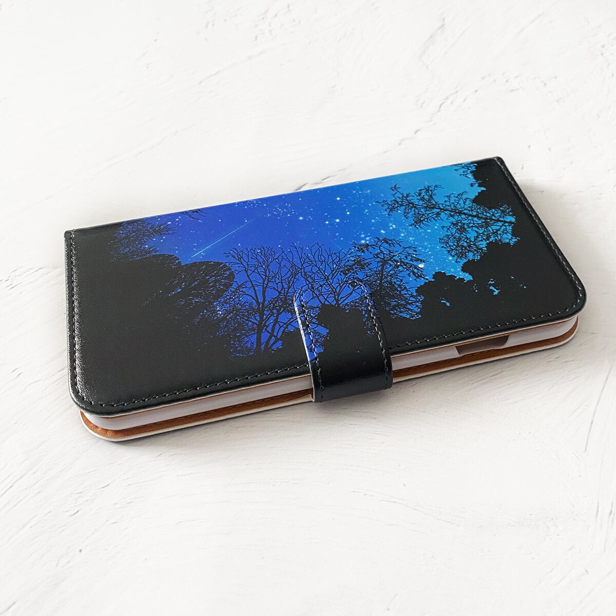 森の中から見上げた夜空 手帳型 iPhoneケース スマホケース 全機種対応